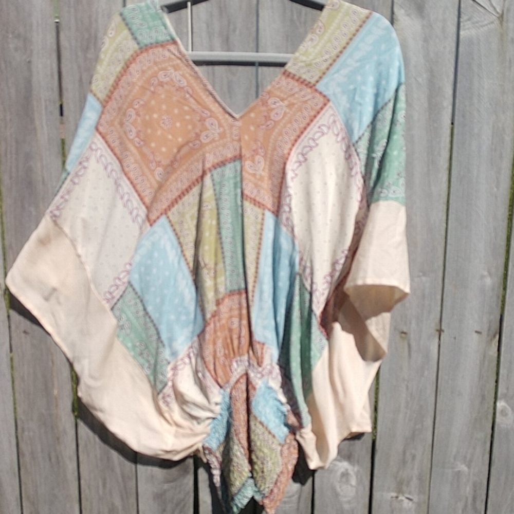 1.4.3. Story by Line Up Pastel Patchwork V-Neck Blouse - Picture 4 of 12